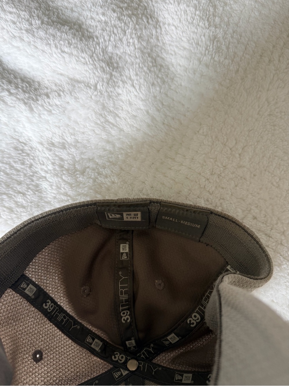 New Era Tan Cap with Navy Notre Dame IRISH Embroidery - Picture 4 of 5